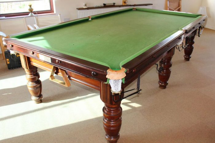 میز اسنوکر snooker table