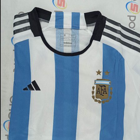 لباس اول آرژانتین جام جهانی ۲۰۲۲ | نسخه پلیری