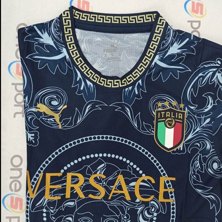 لباس ورساچه ایتالیا 2023 نسخه پلیری
