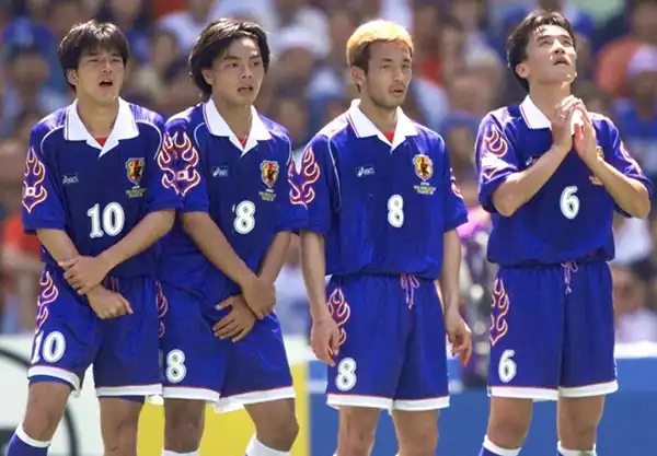 لباس اول ژاپن جام جهانی 1998 عکس دسته جمعی دیواره دفاعی