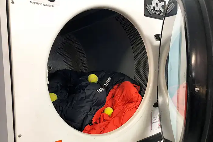 طریقه شستن کیسه خواب پر و الیاف با ماشین لباسشویی