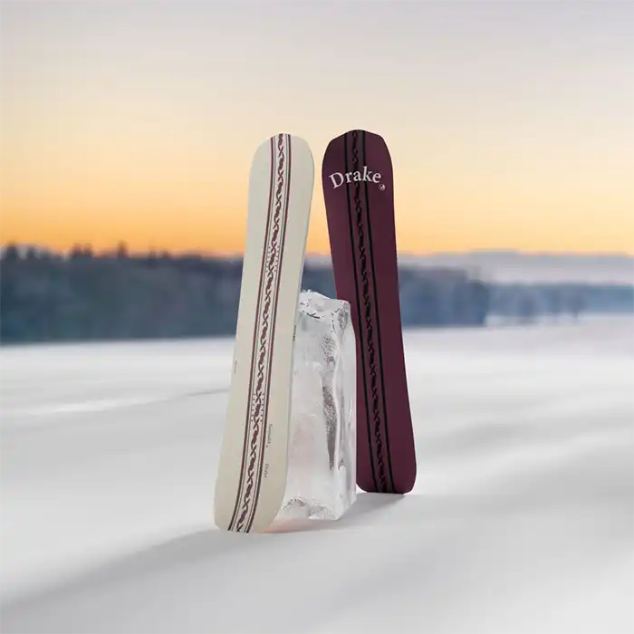 اسنوبرد DRAKE TEAM KOHEI 2025 عکس از پشت و جلو در طبیعت