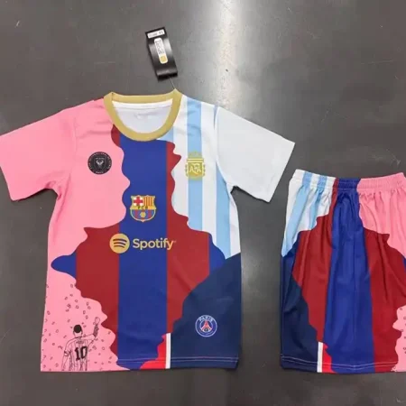 کیت بچه‌گانه تلفیقی مسی ست پیراهن و شورت با لوگوی دوختی و تایلندی