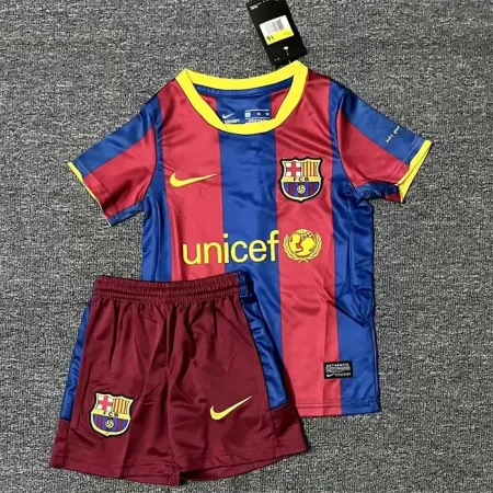 کیت بچه‌گانه بارسلونا 2011 ست پیراهن و شورت با لوگوی دوختی و تایلندی